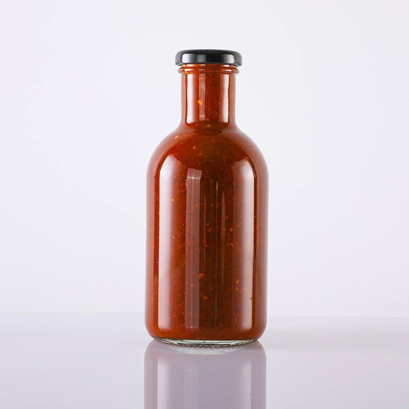 ٹوپی کے ساتھ چٹنی کی بوتل